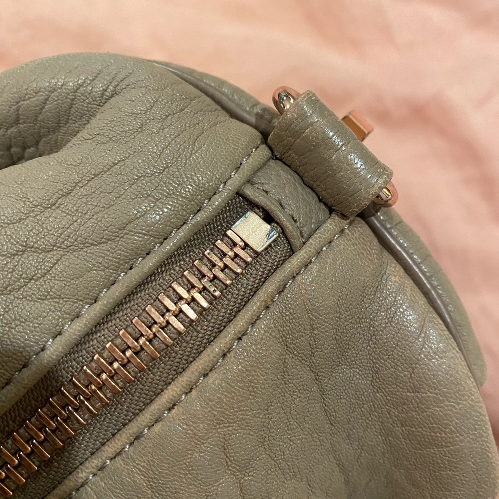 ALEXANDER WANG
Pebbled Lambskin Rocco Latte Rose Gold Hardware - Picture 12 of 16